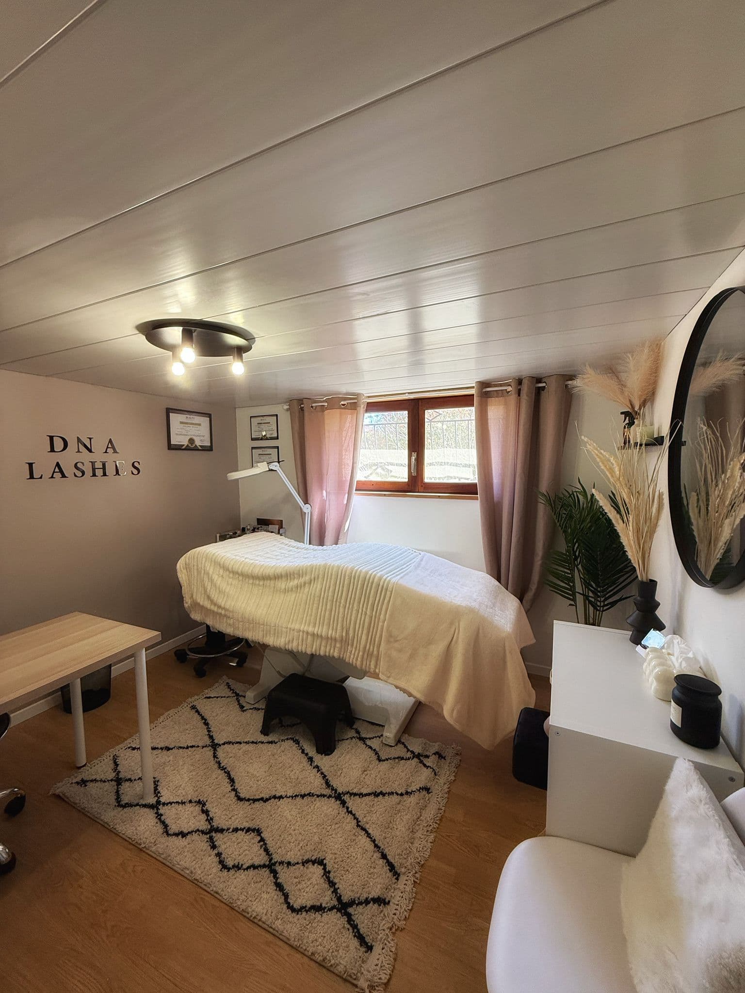 Studio DNA_Lashes à Paris — intérieur du salon